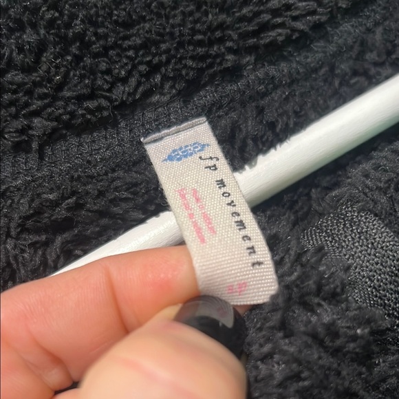 FREE PEOPLE MOVEMENT Black Big Sky Pullover Size Small - Picture 2 of 9